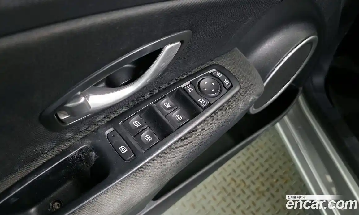 Renault SM3 2016 1.6 Автомат в Москве № 107467, фото 12