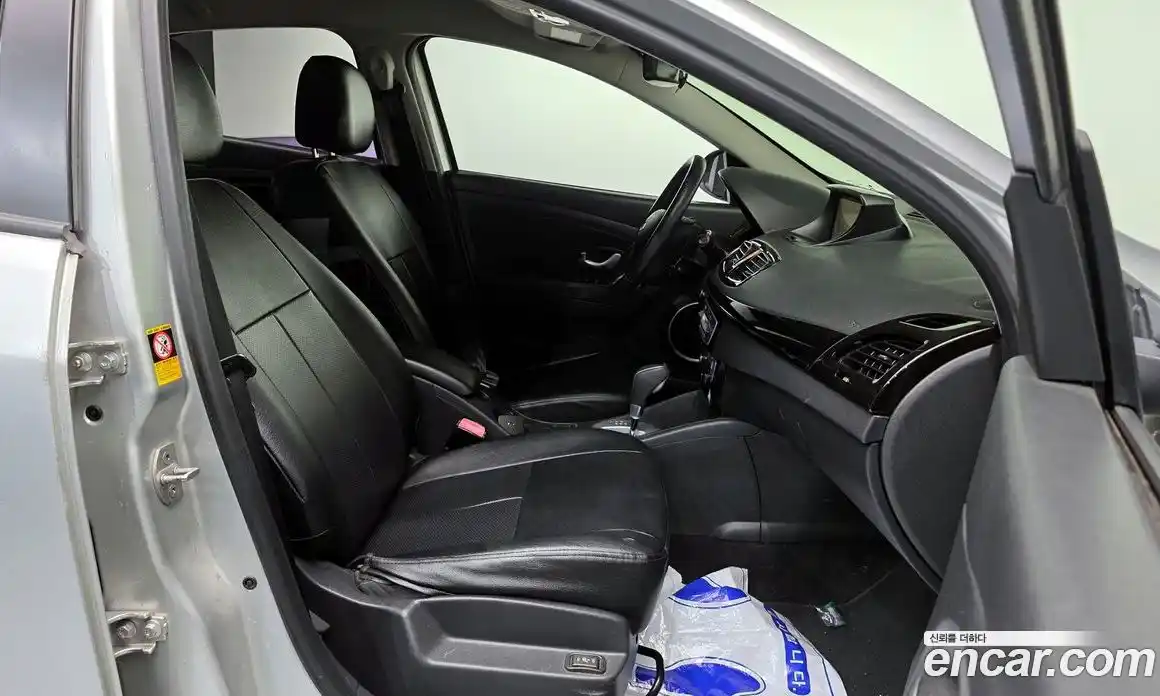 Renault SM3 2016 1.6 Автомат в Москве № 107467, фото 16