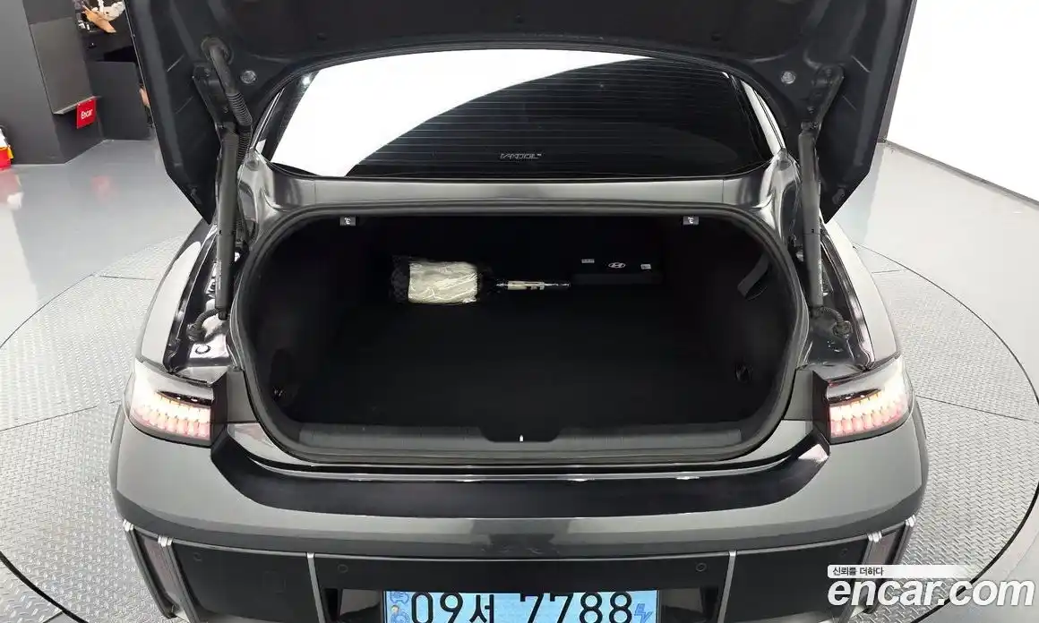 Hyundai Ioniq 6 2023 0.1 Автомат в Москве № 108669, фото 6