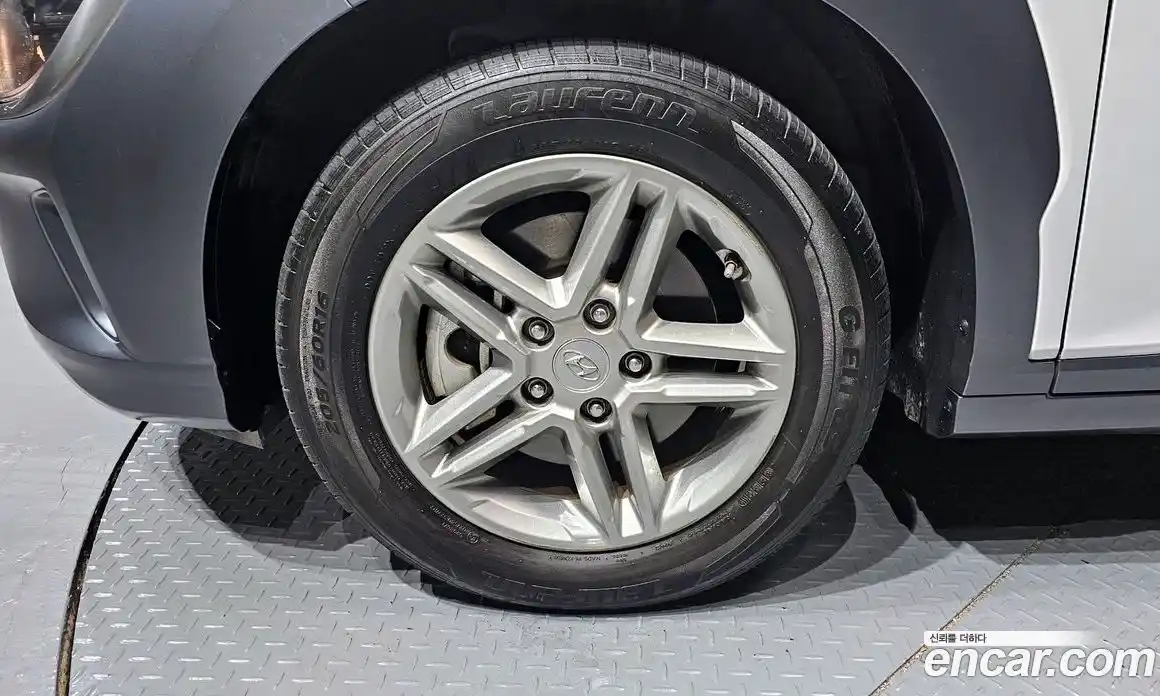 Hyundai Kona 2023 1.6 Автомат в Москве № 112137, фото 14