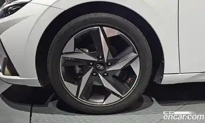 Hyundai Avante 2022 1.6 Автомат в Москве № 112476, миниатюра 9