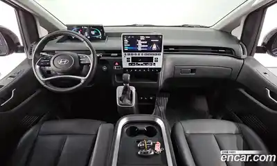 Hyundai Staria, 2025