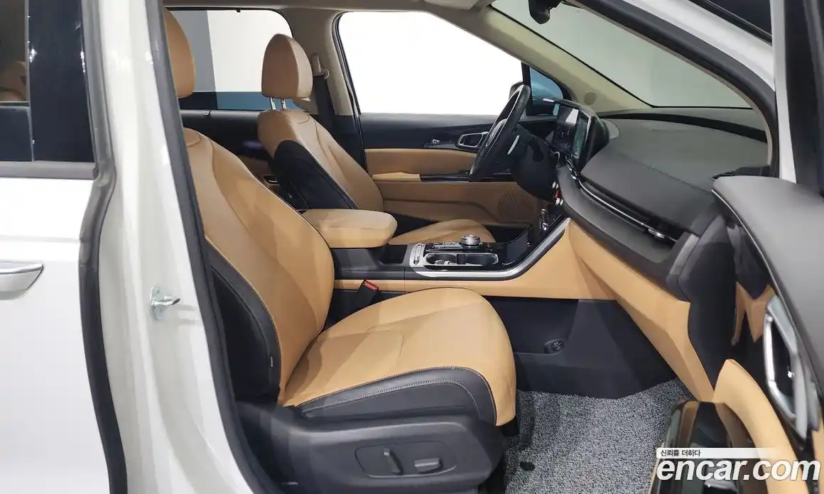 Kia Canival 2023 3.5 Автомат в Москве № 120381, фото 16