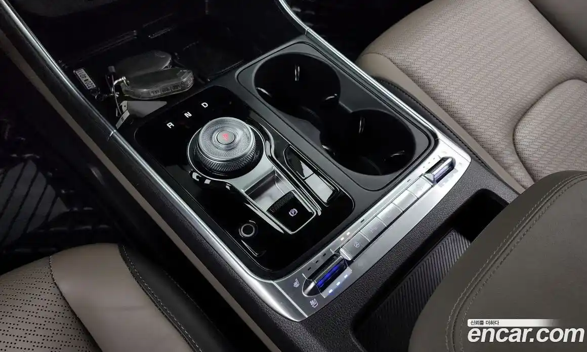 Kia Canival 2025 1.6 Автомат в Москве № 120448, фото 3