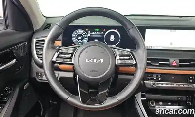 Kia Seltos 2023 1.6 Автомат в Москве № 120643, миниатюра 7