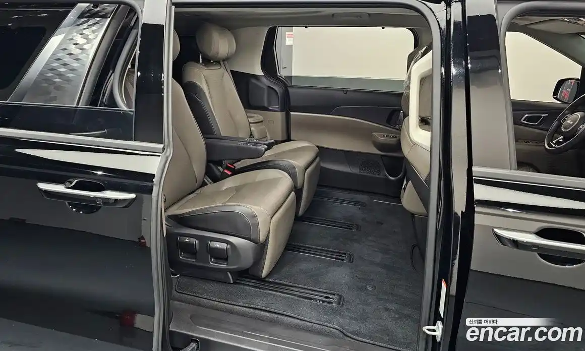 Kia Canival 2024 2.2 Автомат в Москве № 121774, фото 4