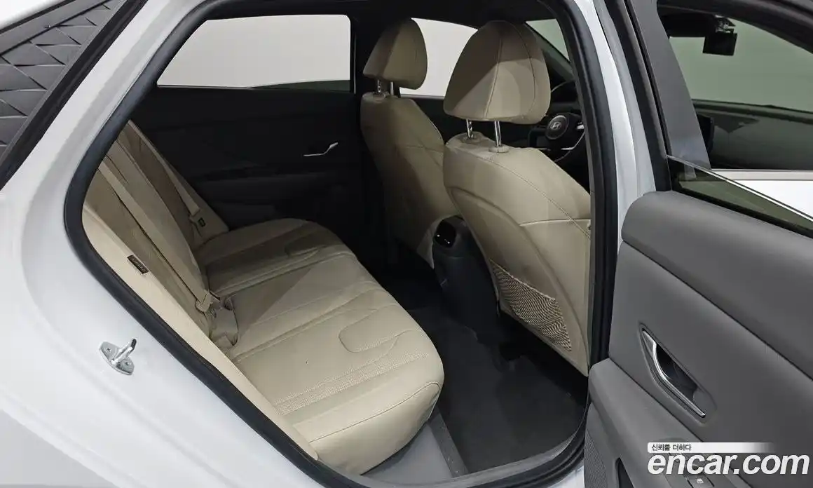 Hyundai Avante 2024 1.6 Автомат в Москве № 126106, фото 11