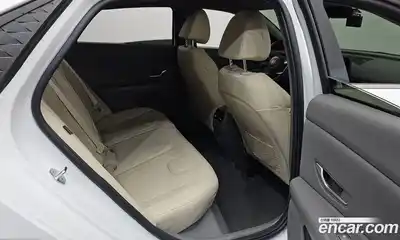 Hyundai Avante 2024 1.6 Автомат в Москве № 126106, миниатюра 11