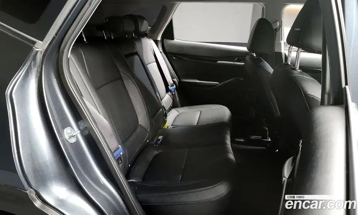 Kia Seltos 2023 1.6 Автомат в Москве № 128828, фото 16