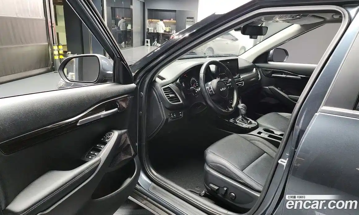 Kia Seltos 2023 1.6 Автомат в Москве № 128828, фото 20