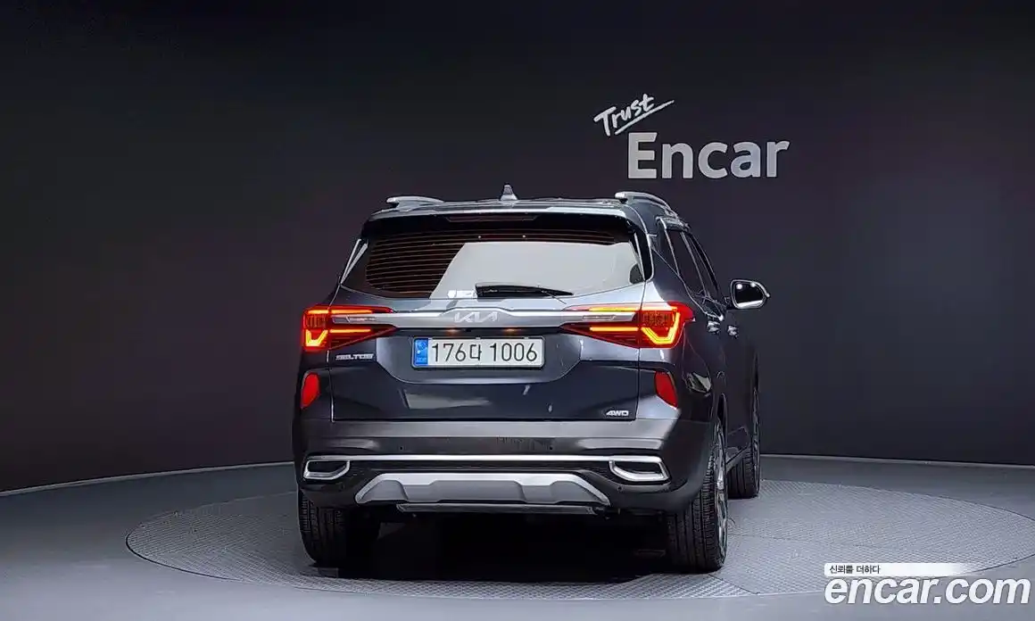 Kia Seltos 2023 1.6 Автомат в Москве № 128828, фото 2