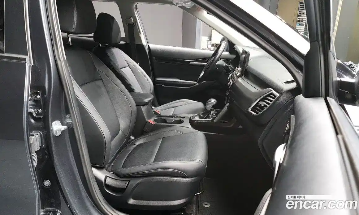 Kia Seltos 2023 1.6 Автомат в Москве № 128828, фото 3