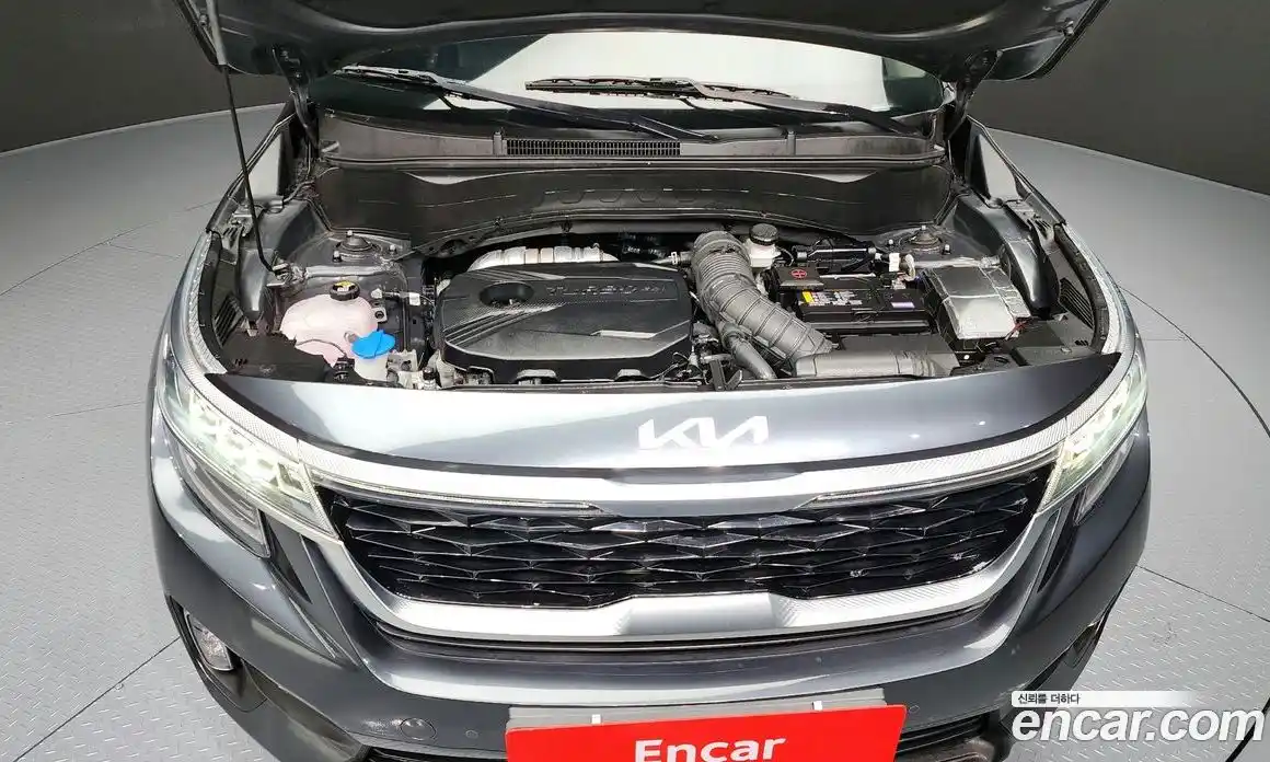 Kia Seltos 2023 1.6 Автомат в Москве № 128828, фото 4