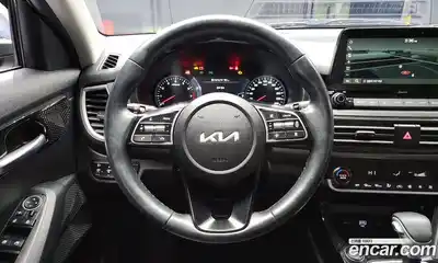 Kia Seltos 2023 1.6 Автомат в Москве № 128828, миниатюра 10