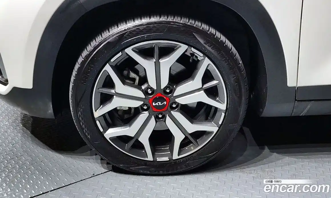 Kia Seltos 2022 1.6 Автомат в Москве № 131834, фото 1