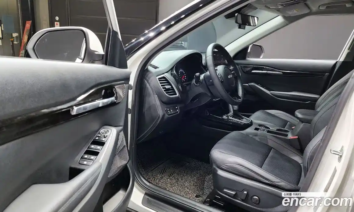 Kia Seltos 2022 1.6 Автомат в Москве № 131834, фото 8