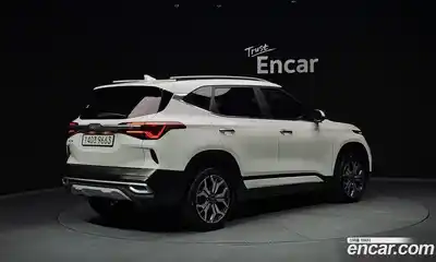 Kia Seltos 2023 1.6 Автомат в Москве № 132377, миниатюра 5