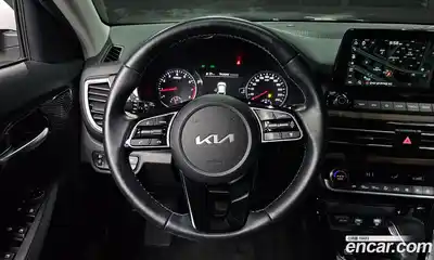 Kia Seltos 2023 1.6 Автомат в Москве № 132377, миниатюра 10