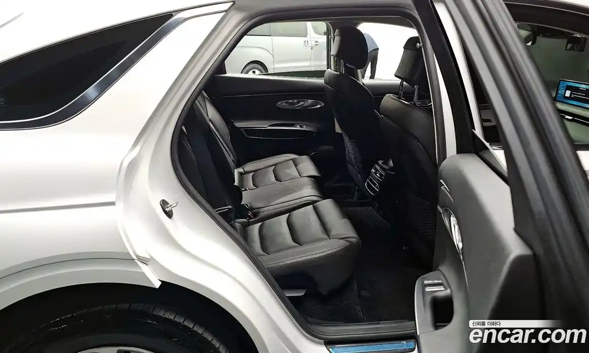 Genesis GV70 2023 2.5 Автомат в Москве № 135647, фото 15