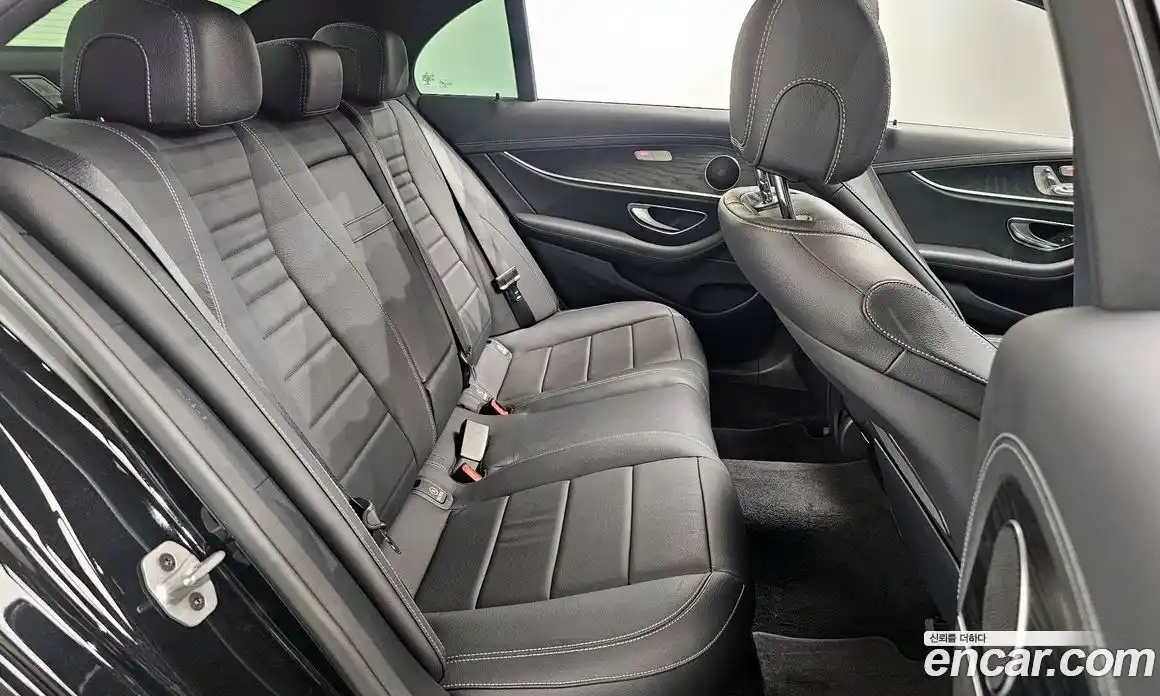 Mercedes-Benz E-Class 2023 2.0 Автомат в Москве № 137688, фото 14