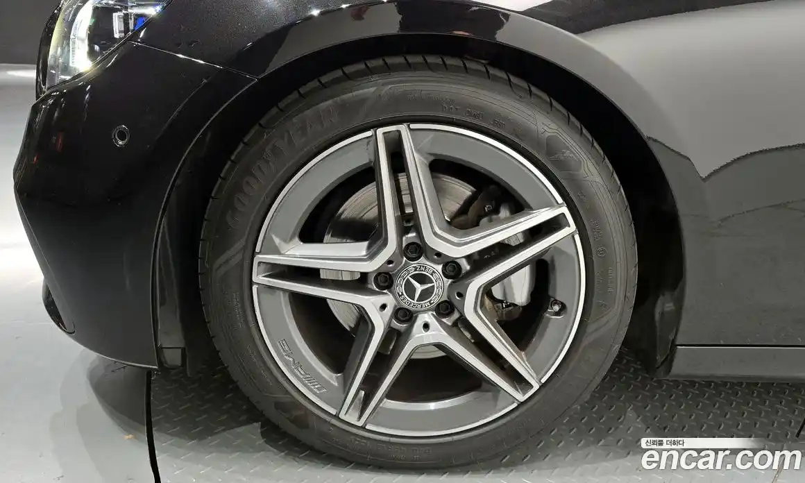 Mercedes-Benz E-Class 2023 2.0 Автомат в Москве № 137688, фото 4