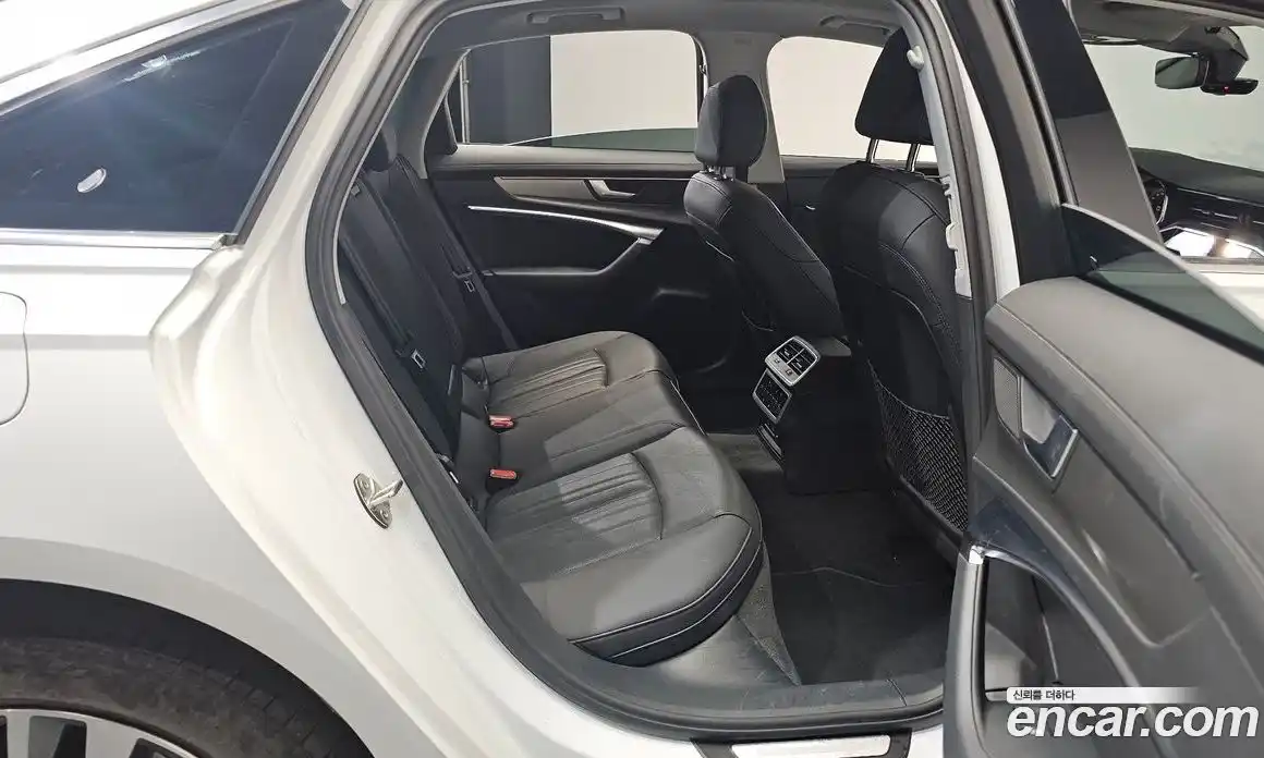 Audi A6 2023 2.0 Автомат в Москве № 140999, фото 15