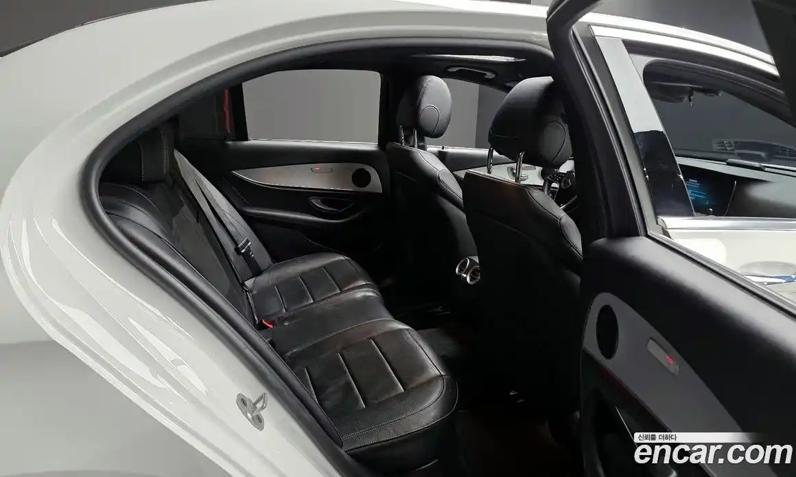 Mercedes-Benz E-Class 2021 2.0 Автомат в Москве № 150809, фото 11