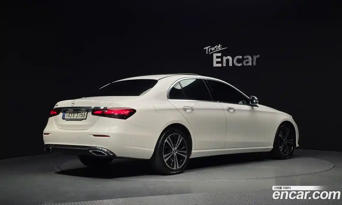 Mercedes-Benz E-Class 2021 2.0 Автомат в Москве № 150809, фото 19