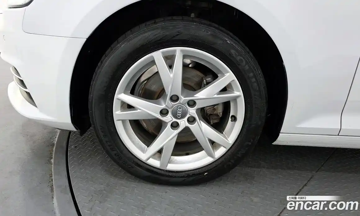 Audi A4 2018 2.0 Автомат в Москве № 160399, фото 13