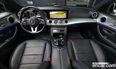 Mercedes-Benz E-Class 2020 2.0 Автомат в Москве № 161032, миниатюра 2