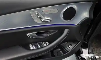 Mercedes-Benz E-Class 2020 2.0 Автомат в Москве № 161032, миниатюра 4