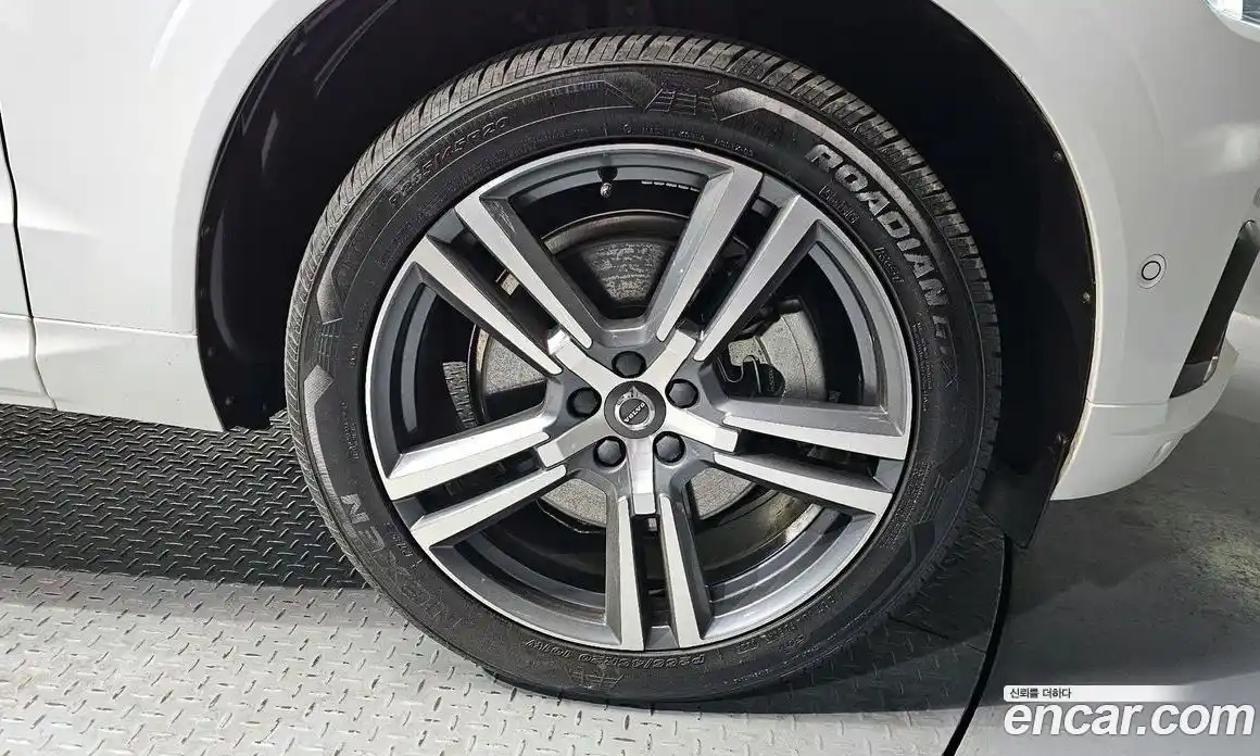 Volvo XC60 2021 2.0 Автомат в Москве № 164517, фото 1