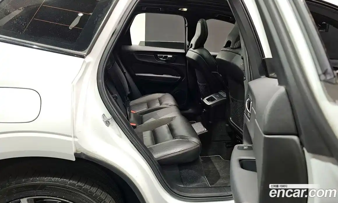 Volvo XC60 2021 2.0 Автомат в Москве № 164517, фото 13