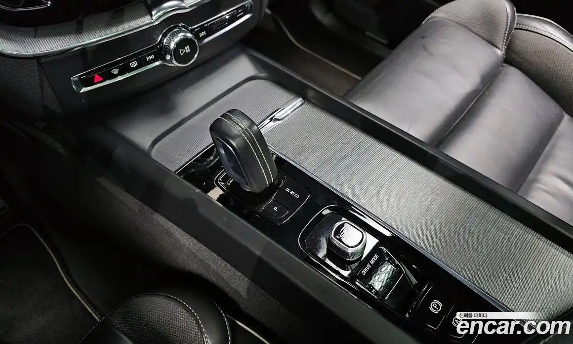 Volvo XC60 2021 2.0 Автомат в Москве № 164517, фото 4