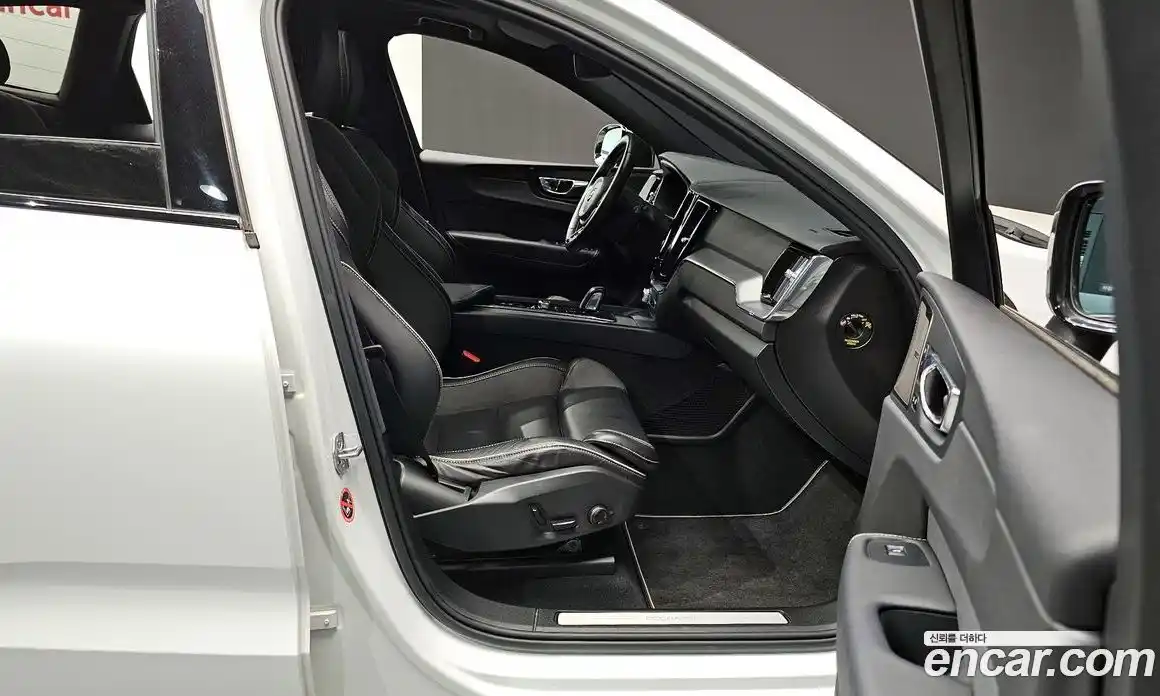 Volvo XC60 2021 2.0 Автомат в Москве № 164517, фото 5