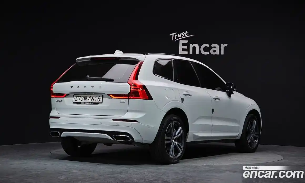 Volvo XC60 2021 2.0 Автомат в Москве № 164517, фото 7