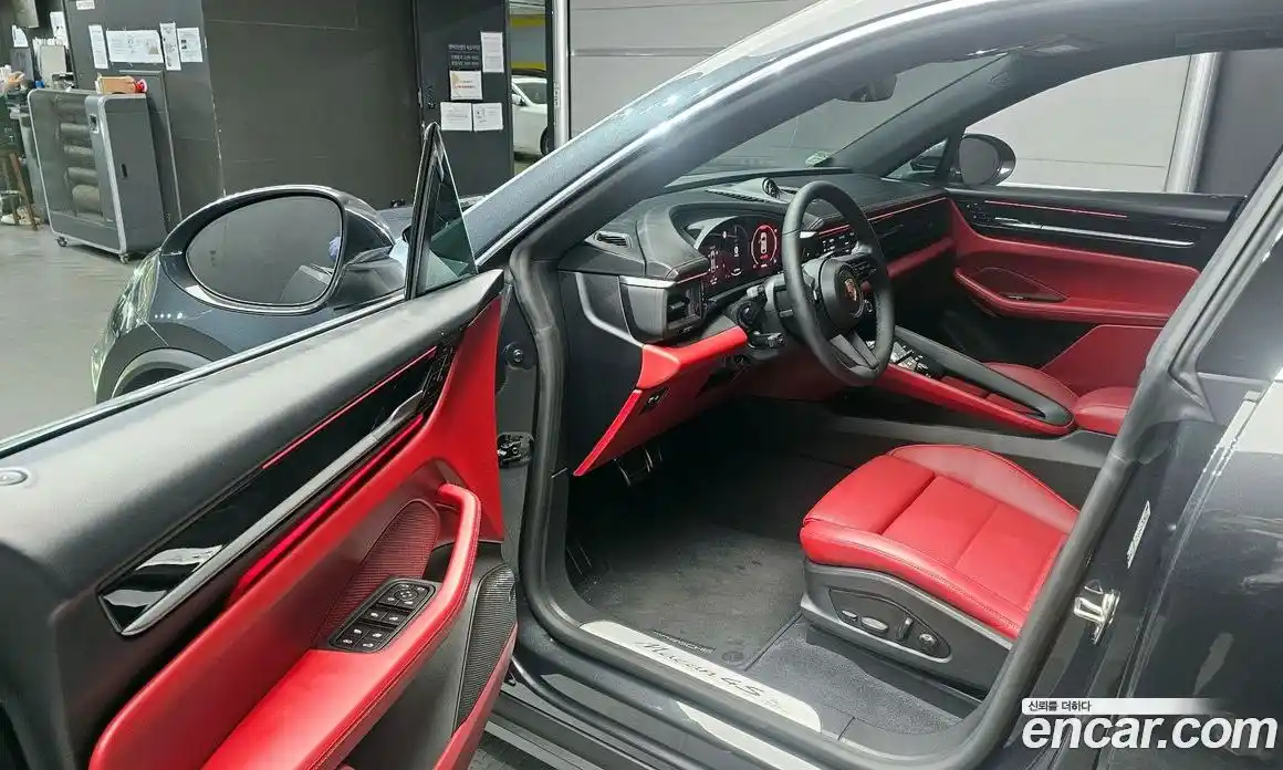 Porsche Macan 2025 0.2 Автомат в Москве № 164905, фото 17