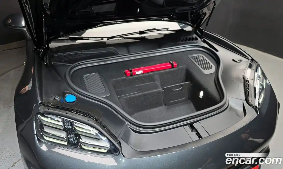 Porsche Macan 2025 0.2 Автомат в Москве № 164905, фото 8