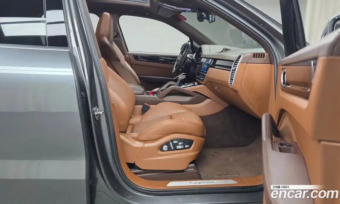 Porsche Cayenne 2021 3.0 Автомат в Москве № 165678, фото 7