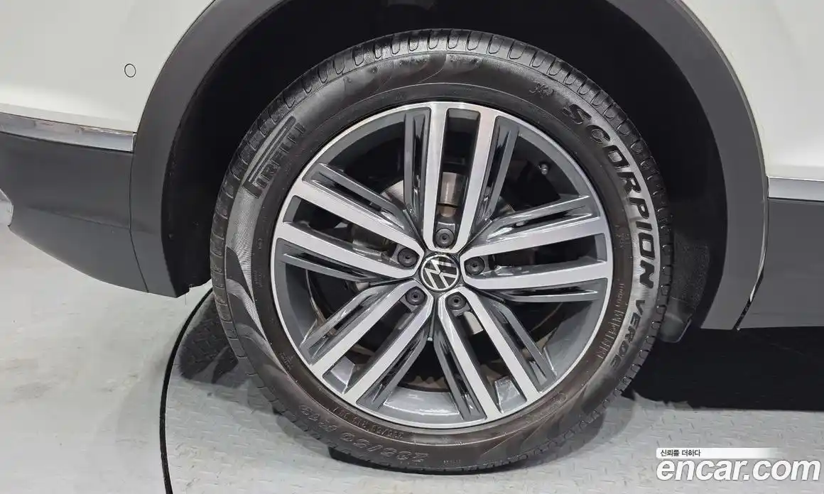 Volkswagen Tiguan 2023 2.0 Автомат в Москве № 168476, фото 20