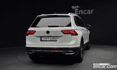 Volkswagen Tiguan 2023 2.0 Автомат в Москве № 168476, миниатюра 8
