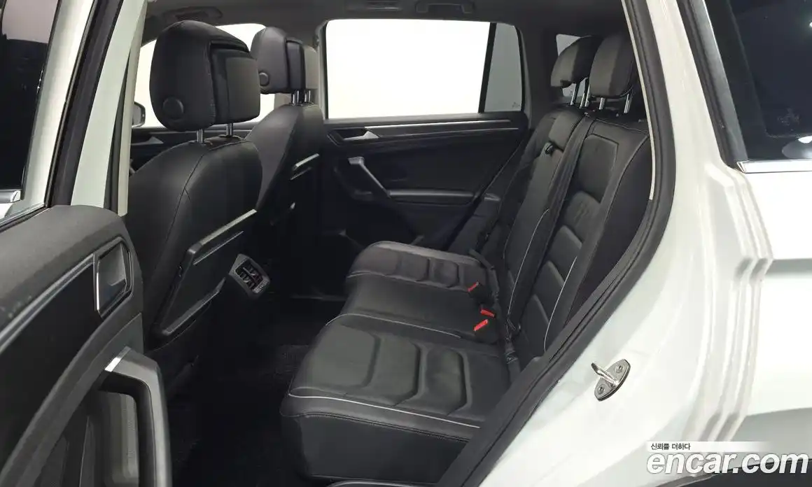 Volkswagen Tiguan 2020 2.0 Автомат в Москве № 168885, фото 17