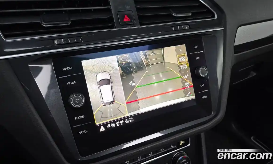 Volkswagen Tiguan 2020 2.0 Автомат в Москве № 168885, фото 4