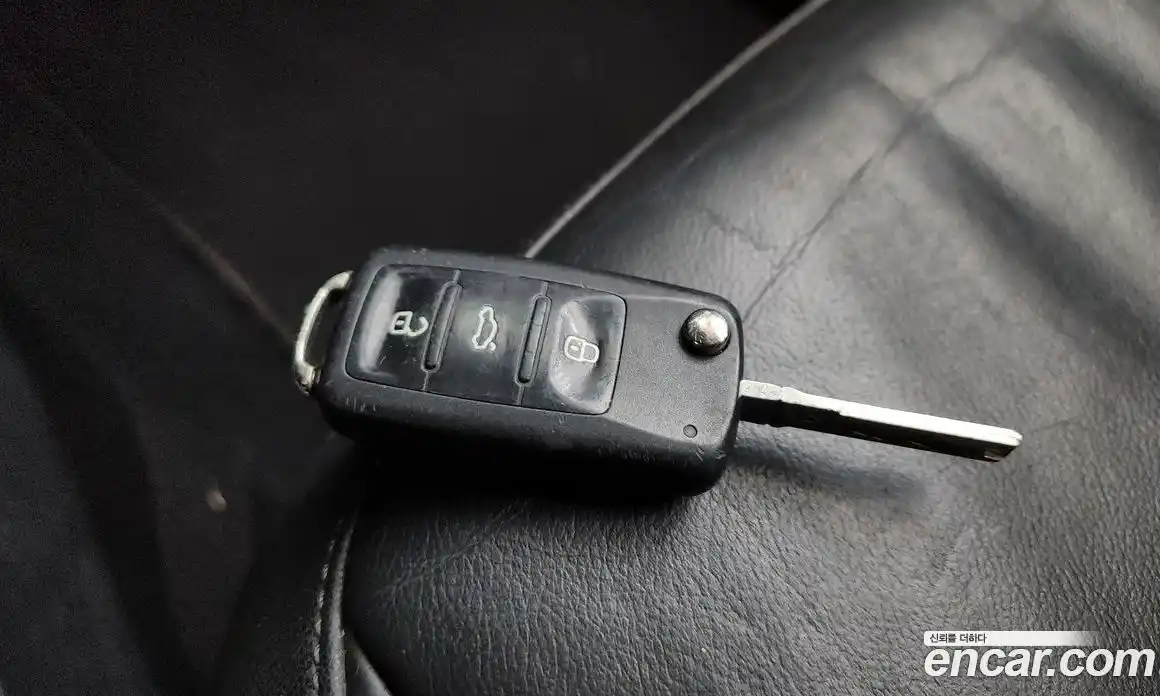 Volkswagen Beatle 2013 2.0 Автомат в Москве № 169090, фото 1