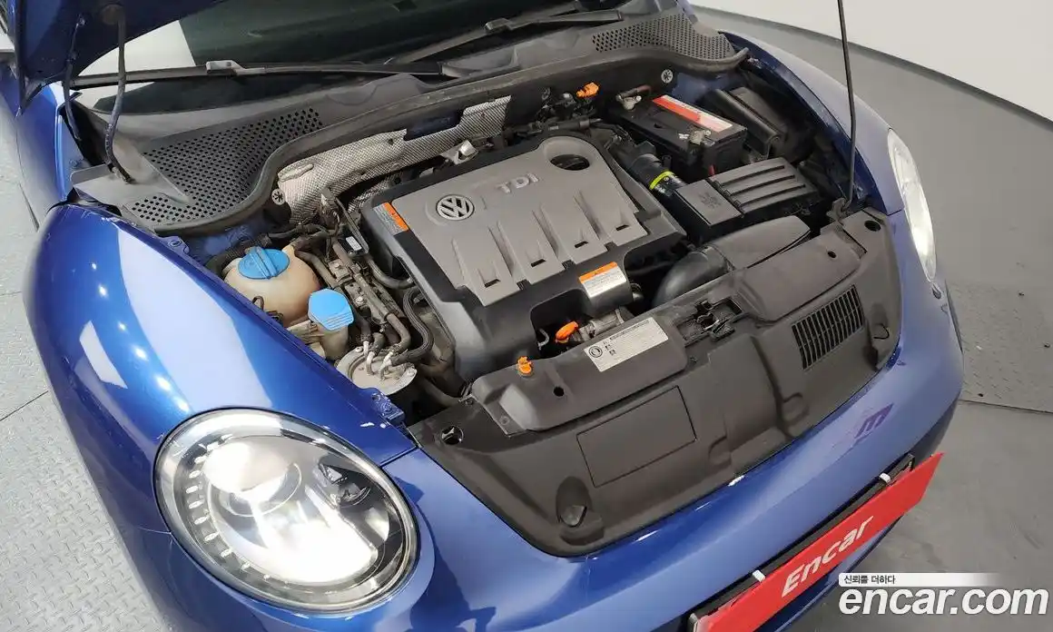 Volkswagen Beatle 2013 2.0 Автомат в Москве № 169090, фото 17