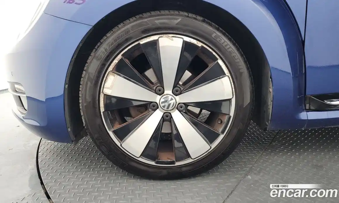 Volkswagen Beatle 2013 2.0 Автомат в Москве № 169090, фото 20