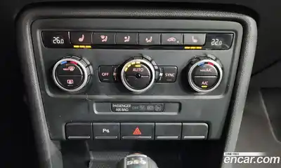 Volkswagen Beatle 2013 2.0 Автомат в Москве № 169090, миниатюра 2