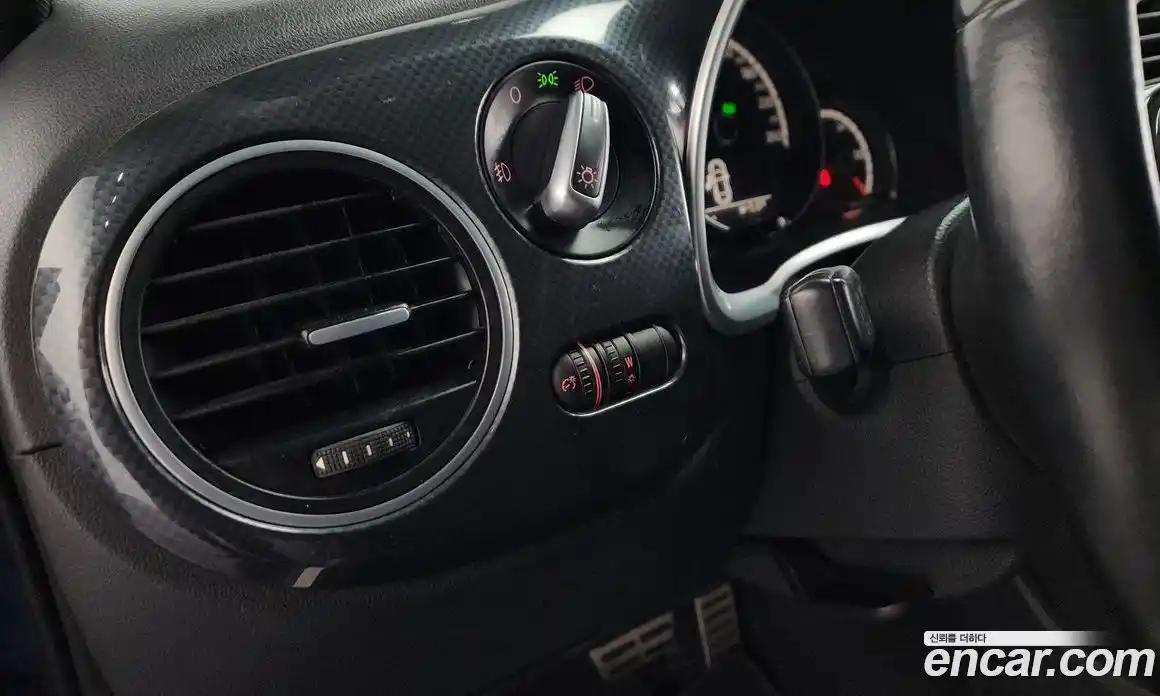 Volkswagen Beatle 2013 2.0 Автомат в Москве № 169090, фото 7