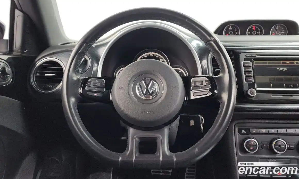 Volkswagen Beatle 2013 2.0 Автомат в Москве № 169090, фото 9