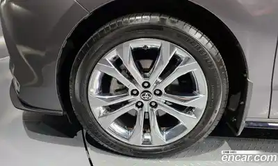 Toyota Sienna 2023 2.5 Автомат в Москве № 170139, миниатюра 12